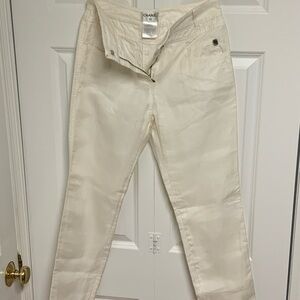 CHANEL white women’s pants size 40 needs repairs.
